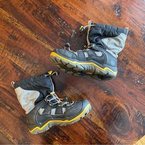 Keen Winterport II Waterproof Boot Black Yellow Kids US 2 snow boots